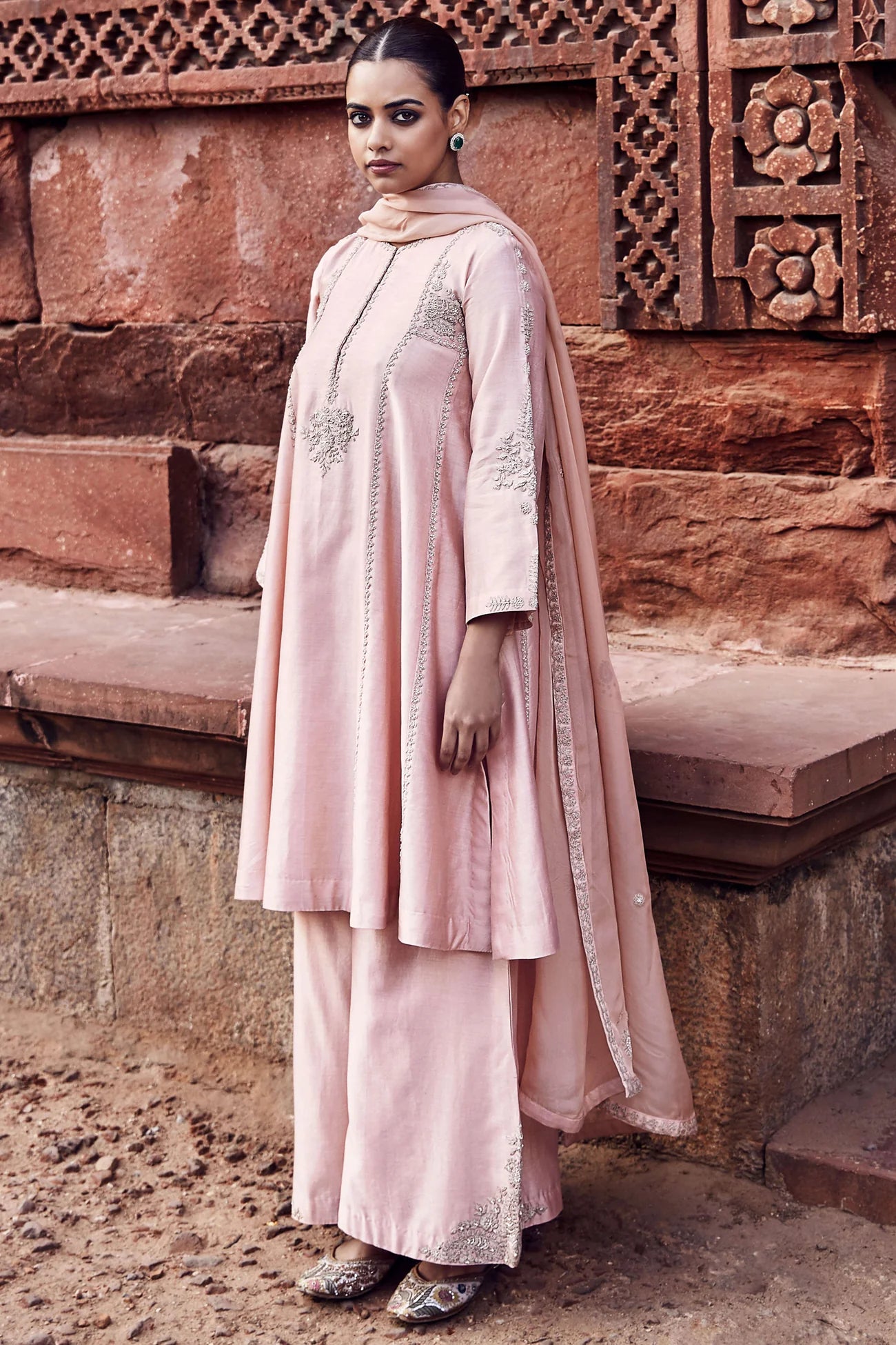 Kachi Kora Dori Gulabi Kurta Set