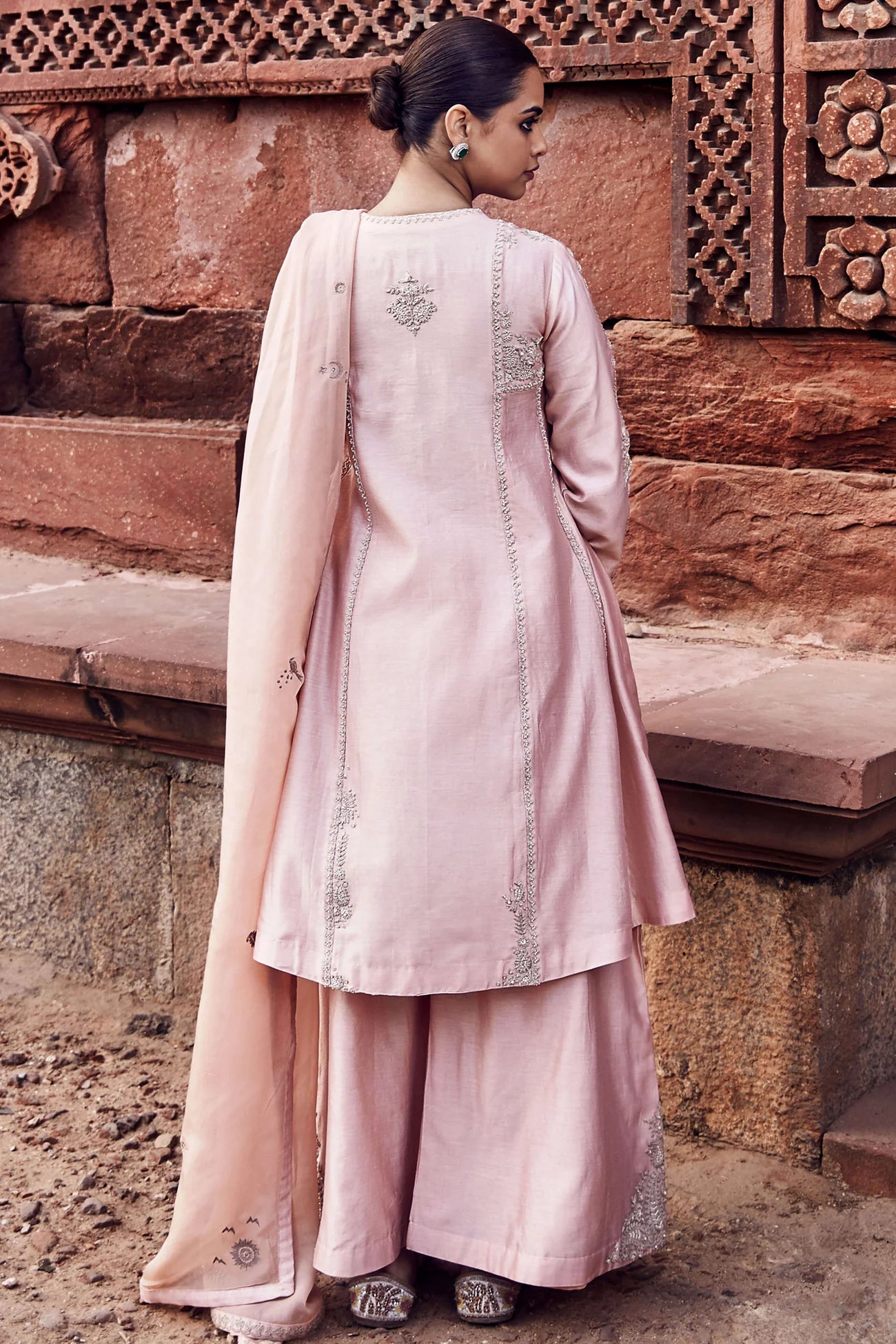 Kachi Kora Dori Gulabi Kurta Set